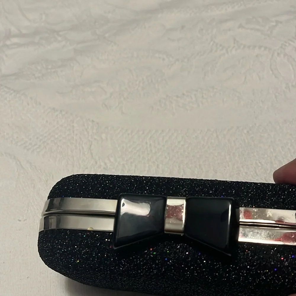 Super cute black clutch with black bow clasp with chain for shoulder wear - Picture 2 of 6
